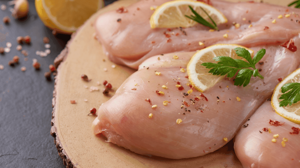 Setor exportador de carne de frango começa se recuperar após gripe aviária