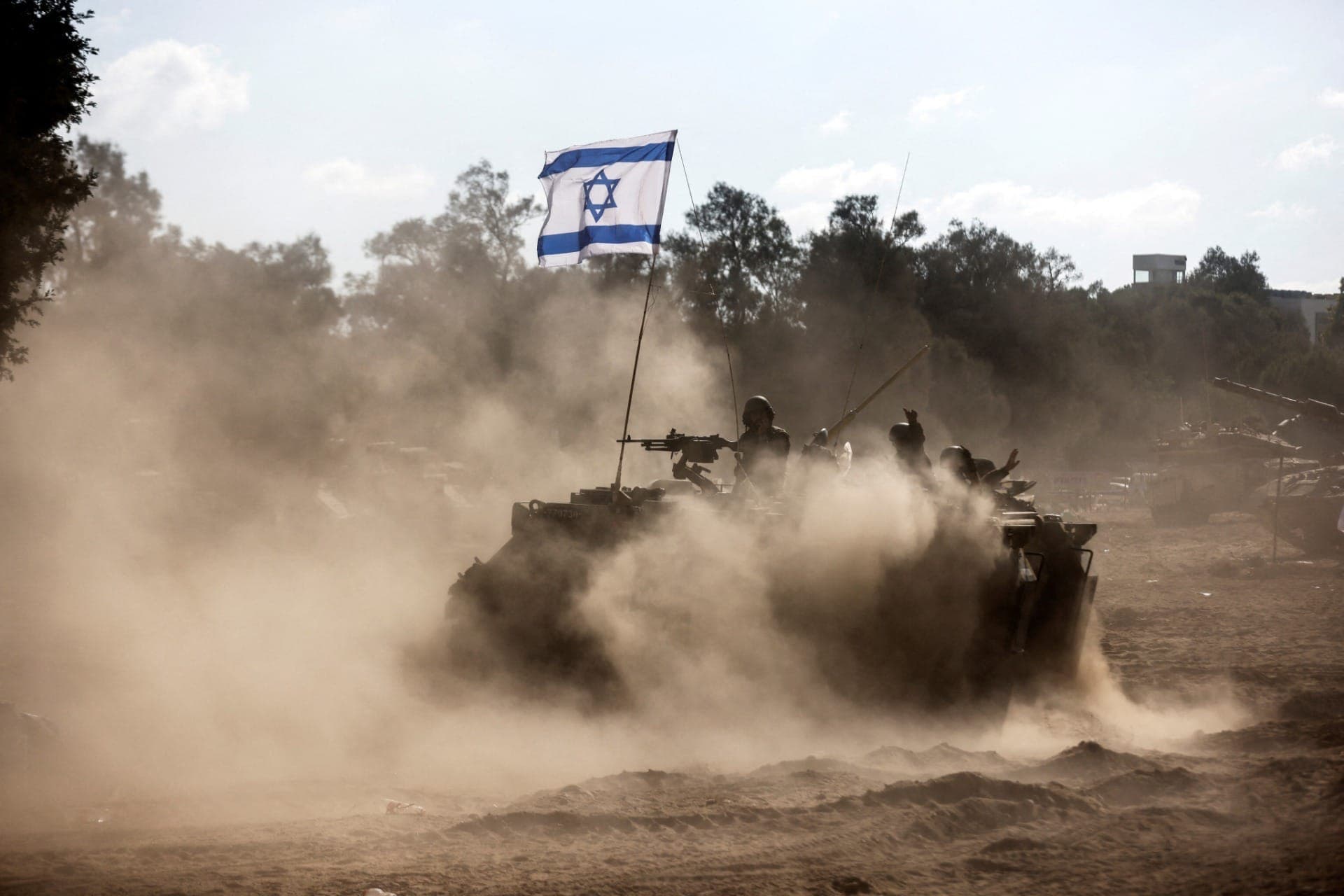 Exército de Israel intensifica ofensiva na Cidade de Gaza