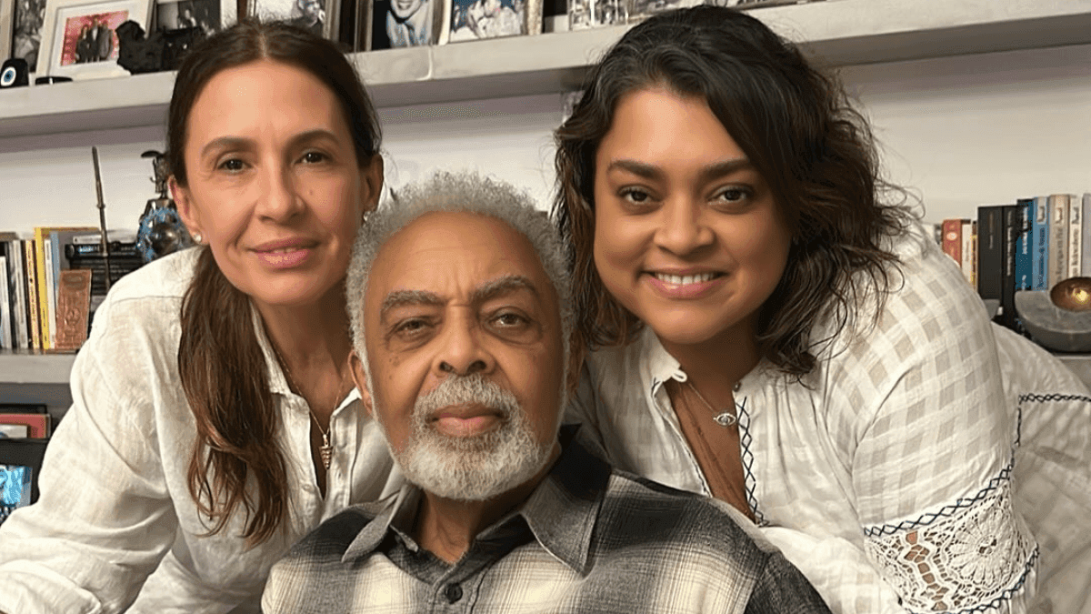 Preta Gil ao lado de Flora e Gilberto Gil