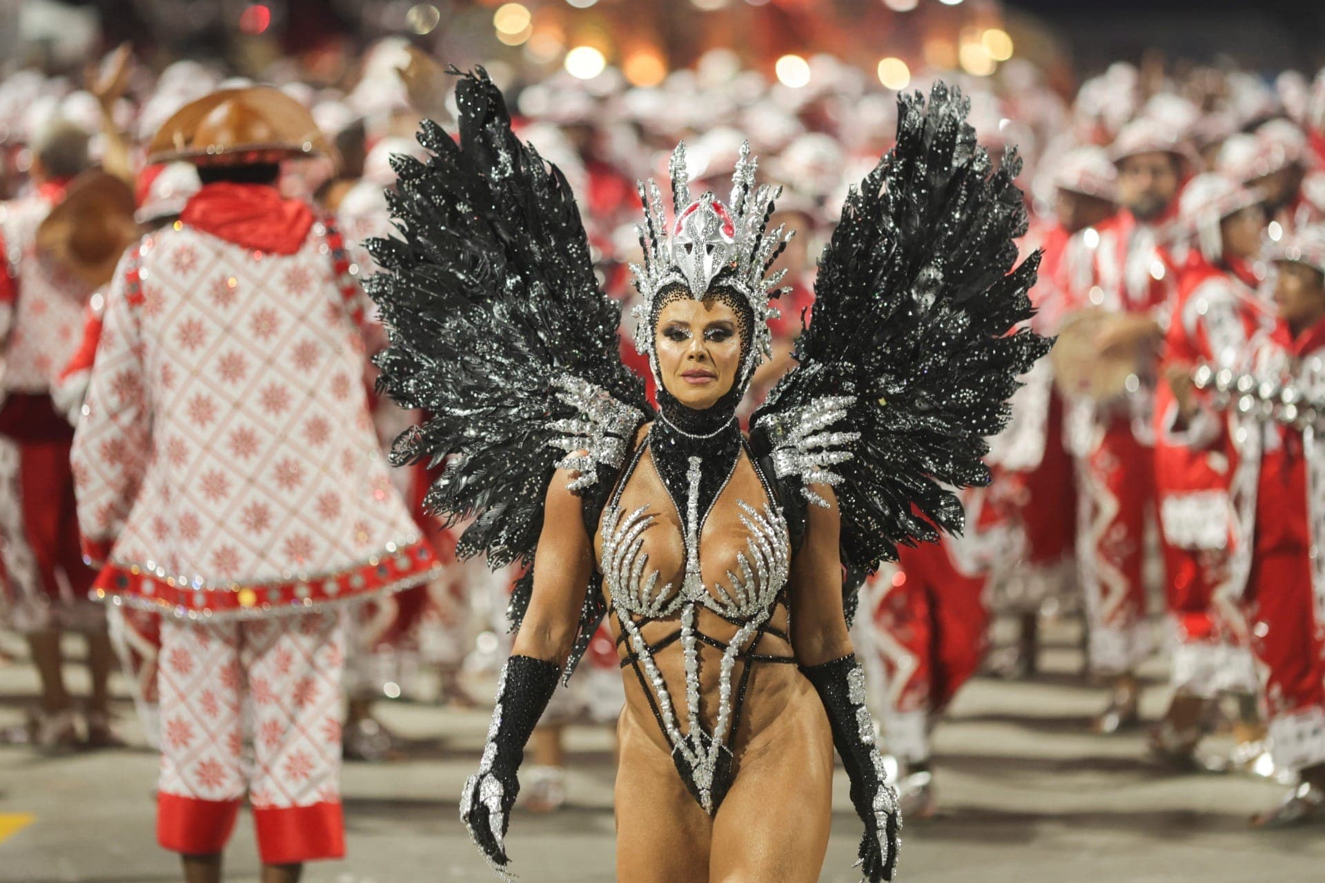 Viviane Araújo, rainha de bateria do Salgueiro
