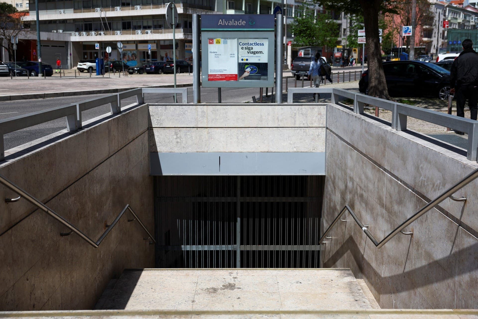 Estações de metrô foram fechadas em Portugal
