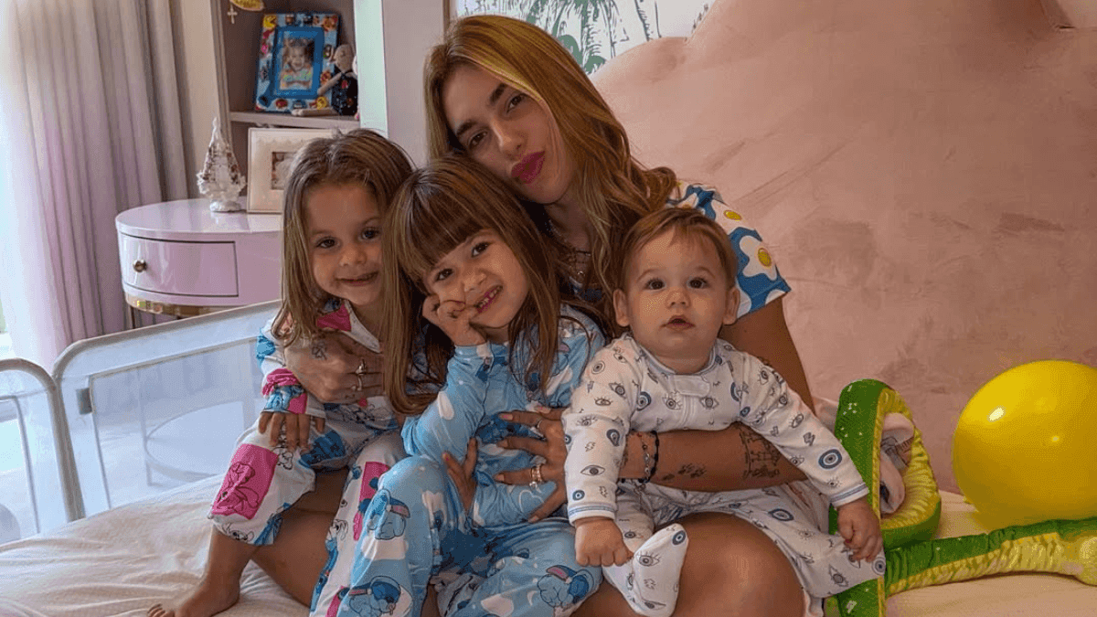 Virginia Fonseca e os três filhos