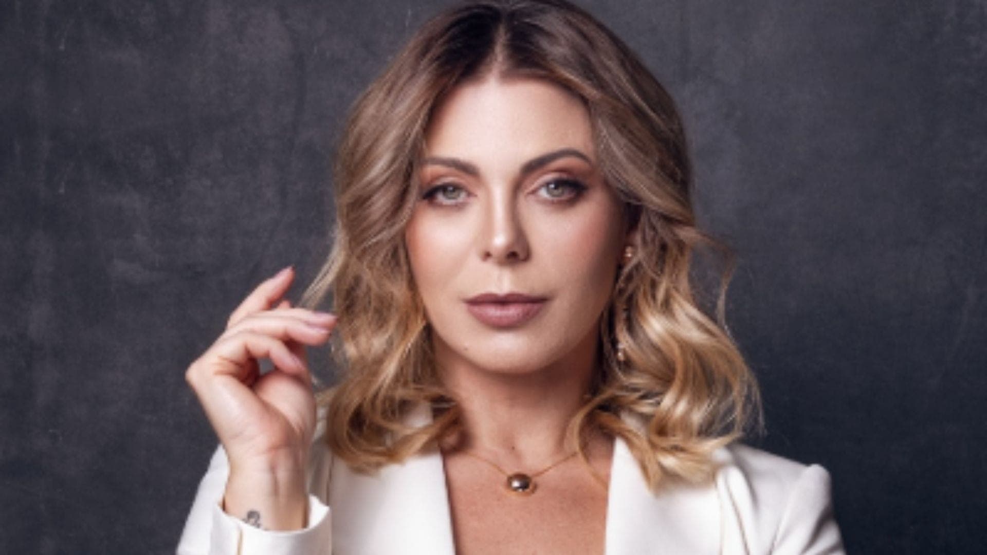 Sheila Mello falou sobre relacionamentos