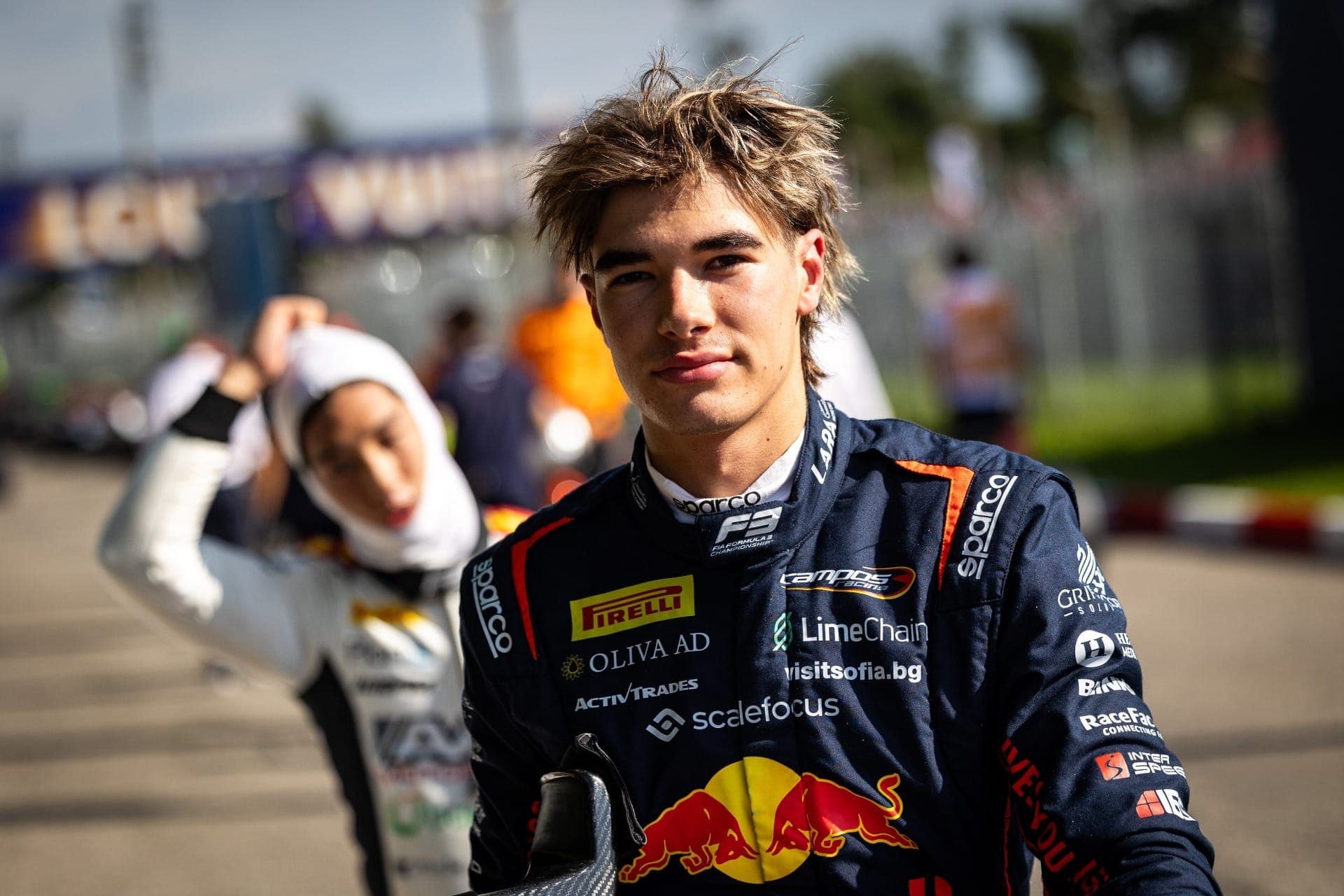 Piloto búlgaro reforça laços entre equipe espanhola e programa de formação da Red Bull