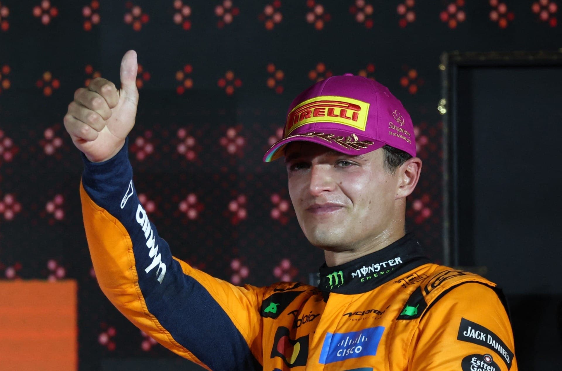 Lando Norris celebra P3 em Singapura