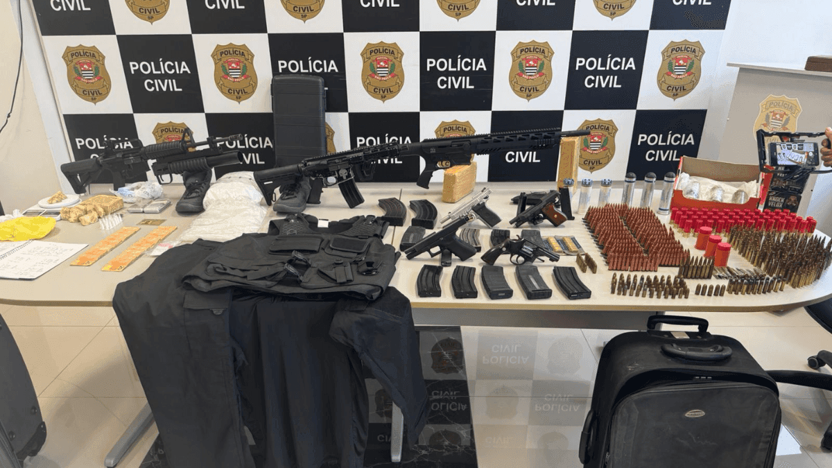 Arsenal de casal ligado ao PCC