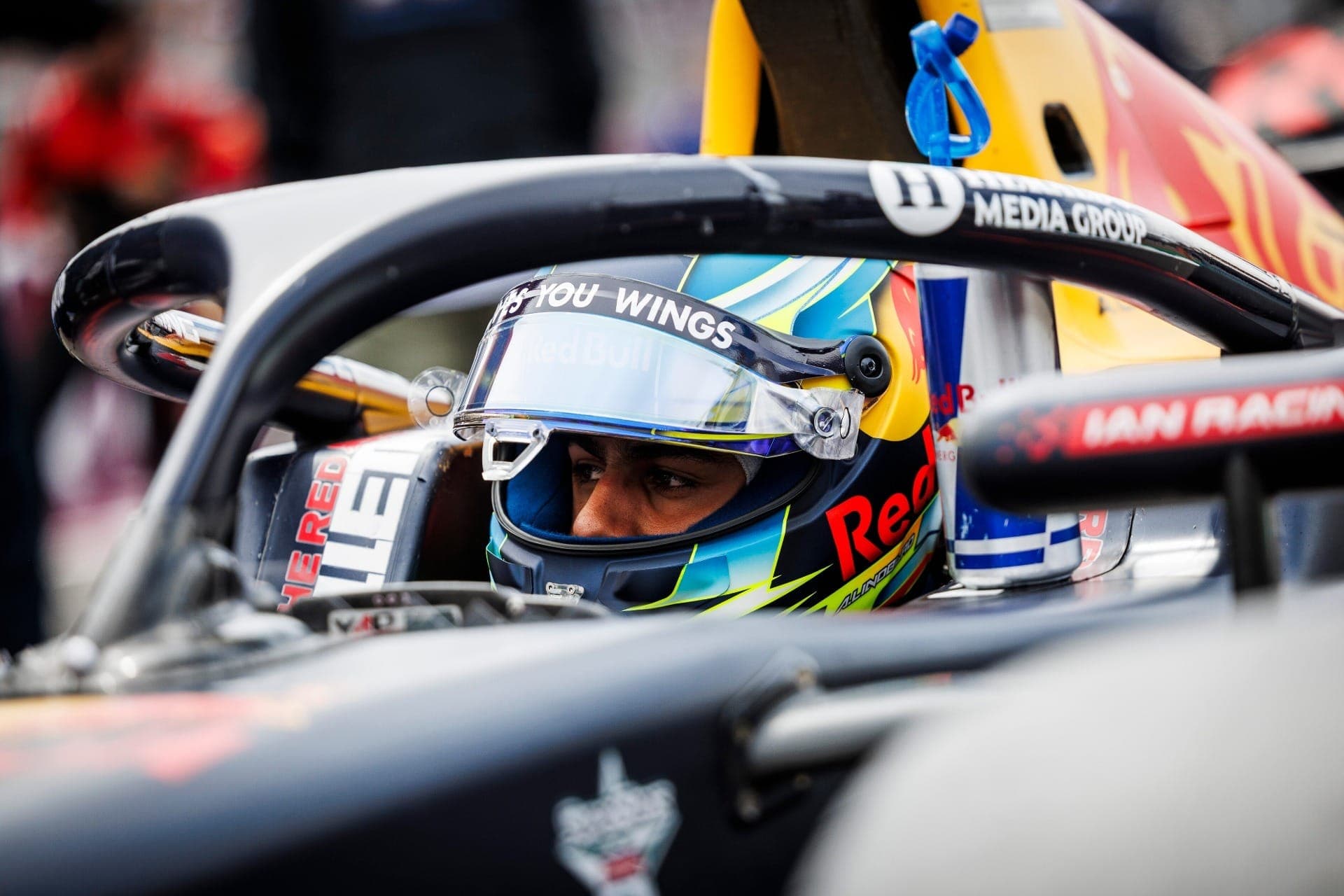 Presença do piloto da Fórmula 2 atende a demanda do regulamento da F1, que exige presença de novatos em sessões ao longo do ano