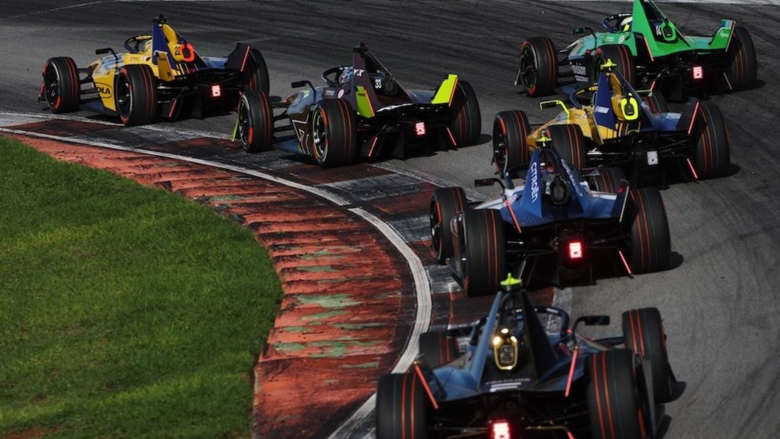 Carros da Mahindra voltaram a dominar a atividade, com Edoardo Mortara em primeiro e Nyck de Vries em terceiro