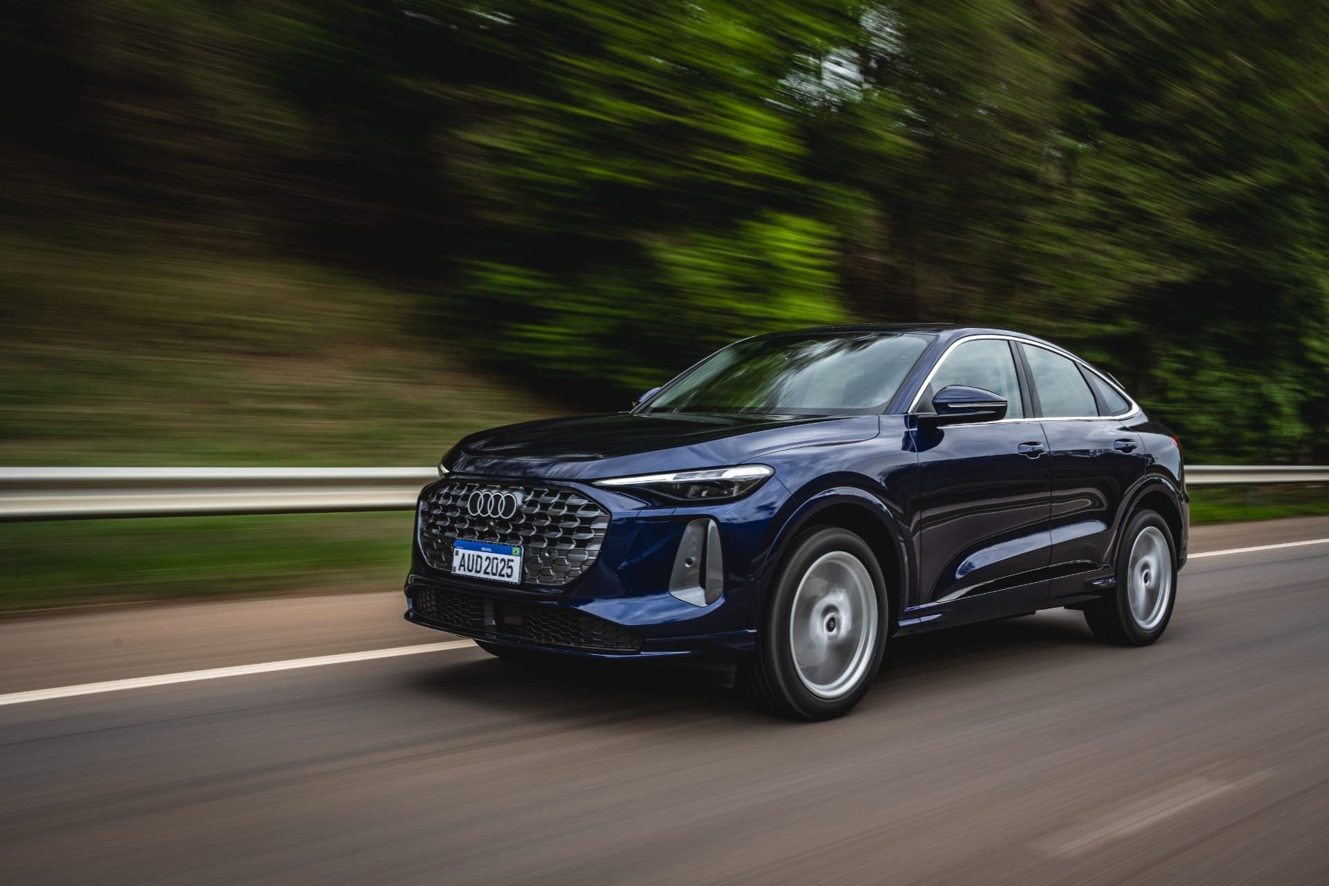 Visão frontal do Audi Q5 Sportback