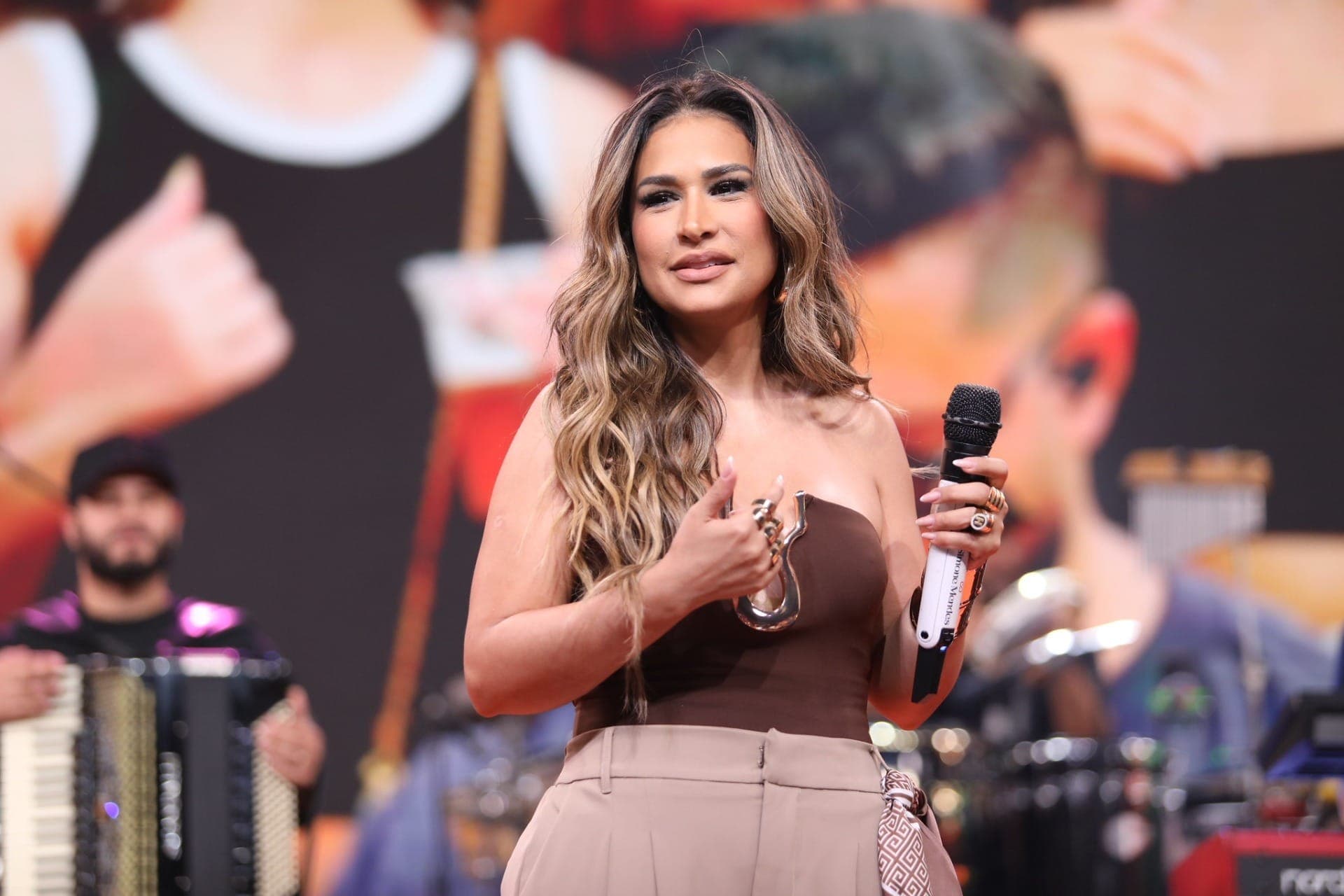 Simone Mendes no Band FM De Pertinho