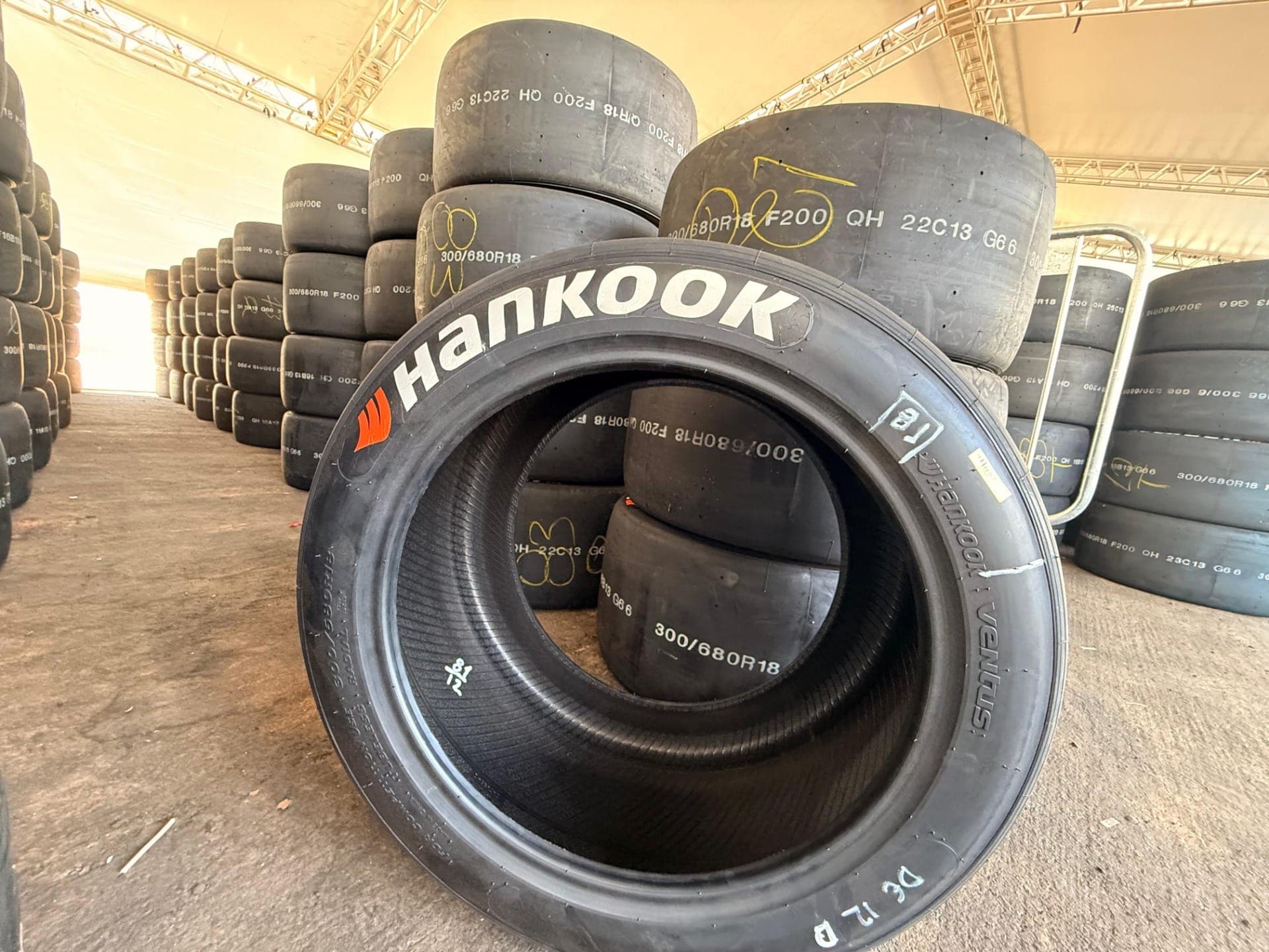 Fornecedora da Stock Car, Hankook oferece dois tipos de pneus à categoria