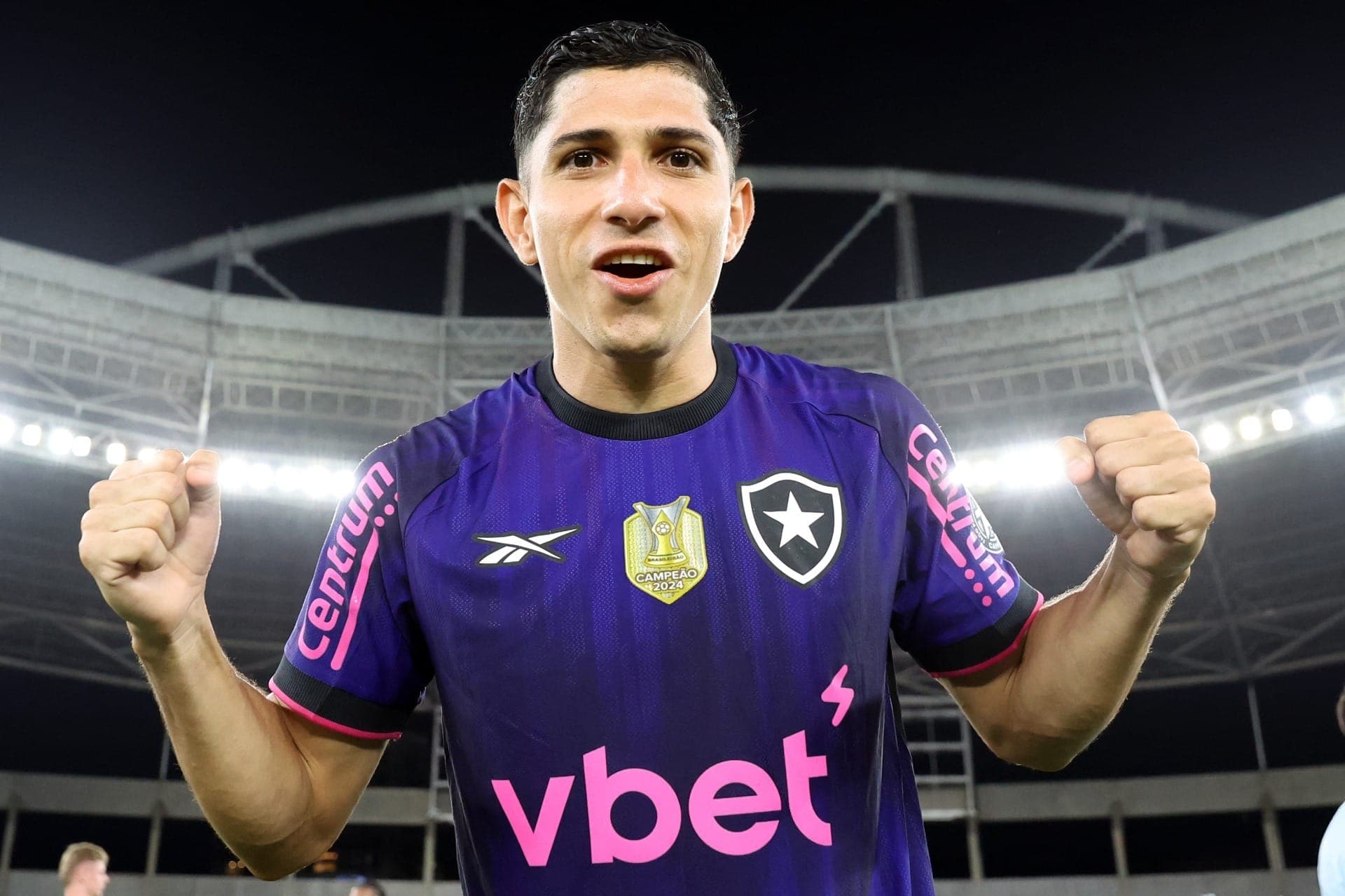 Savarino, meia do Botafogo