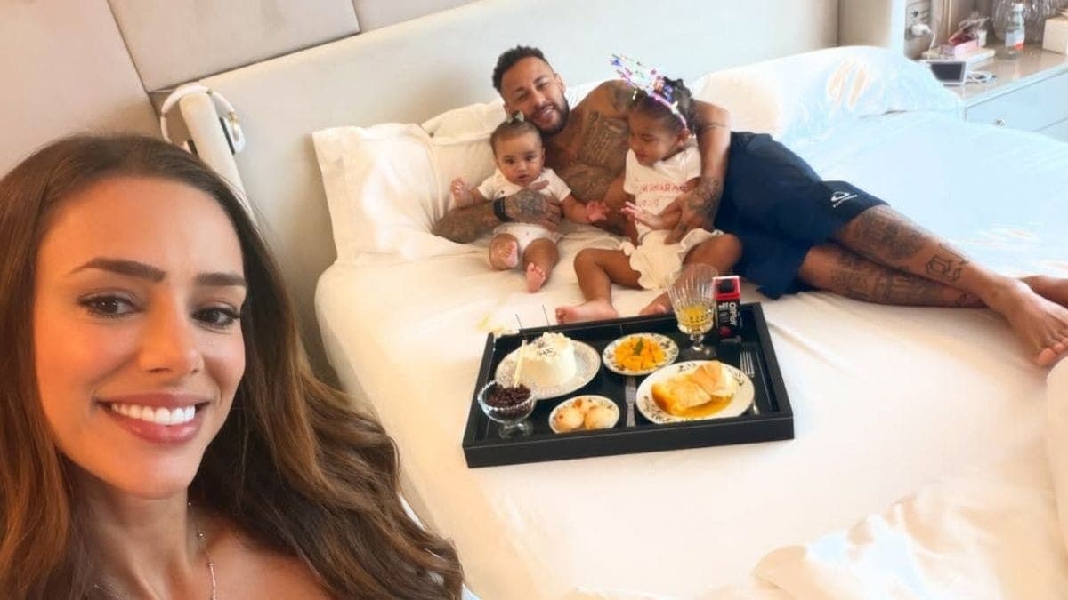 Neymar com Bruna Biancardi e as filhas