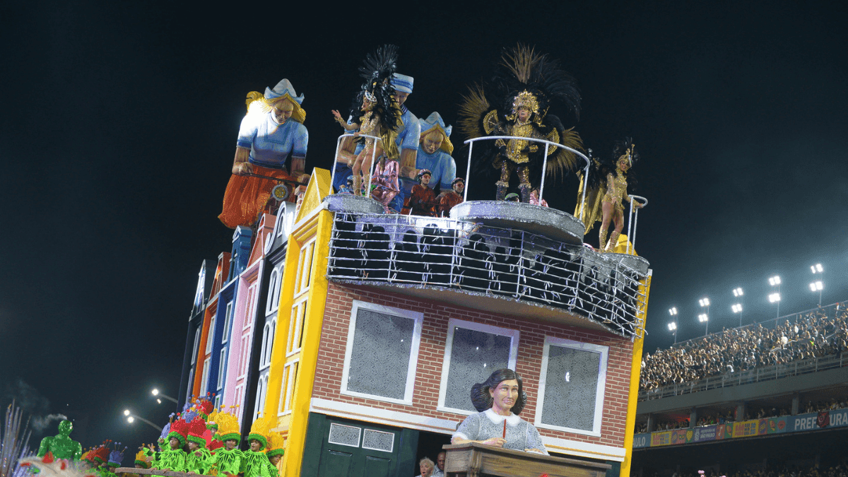  Águia de Ouro 