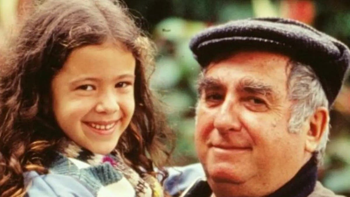 Carolina Pavanelli com o ator Elias Gleiser