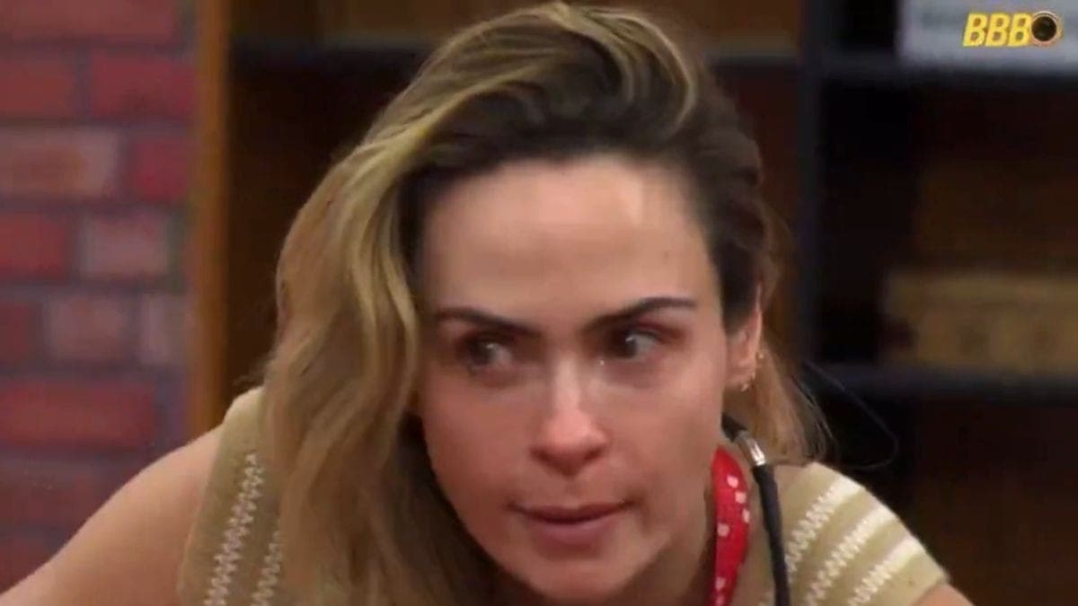 Ana Paula Renault se emocionou ao falar da mãe