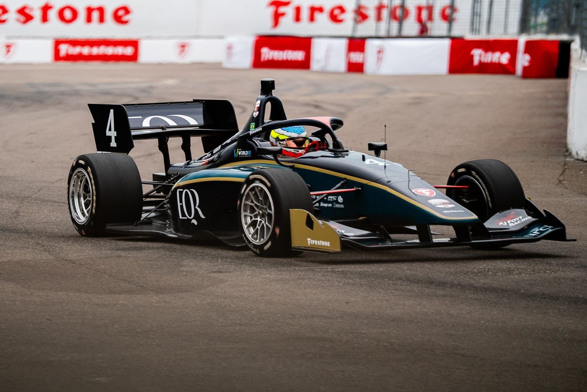 O carro #4 de Monteiro exibindo a parceria com a EQR e Pegcard