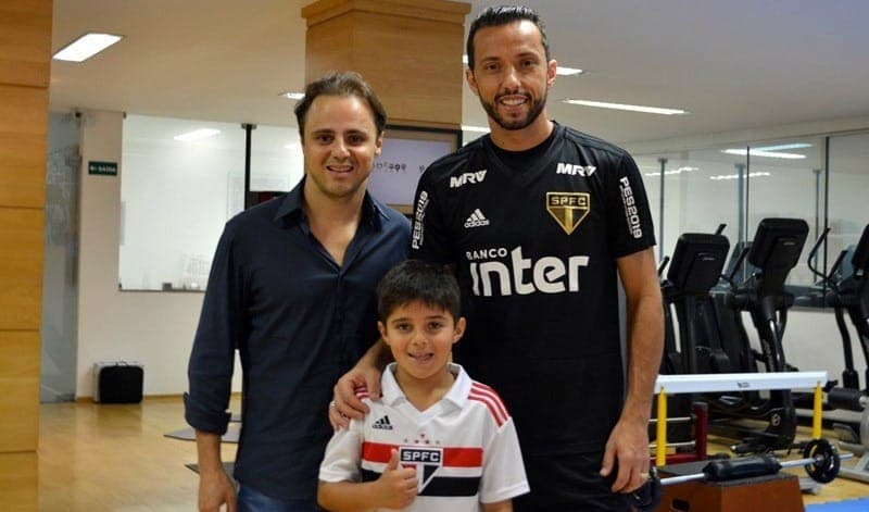 Felipe e Pipo Massa com Nenê no CT do São Paulo 