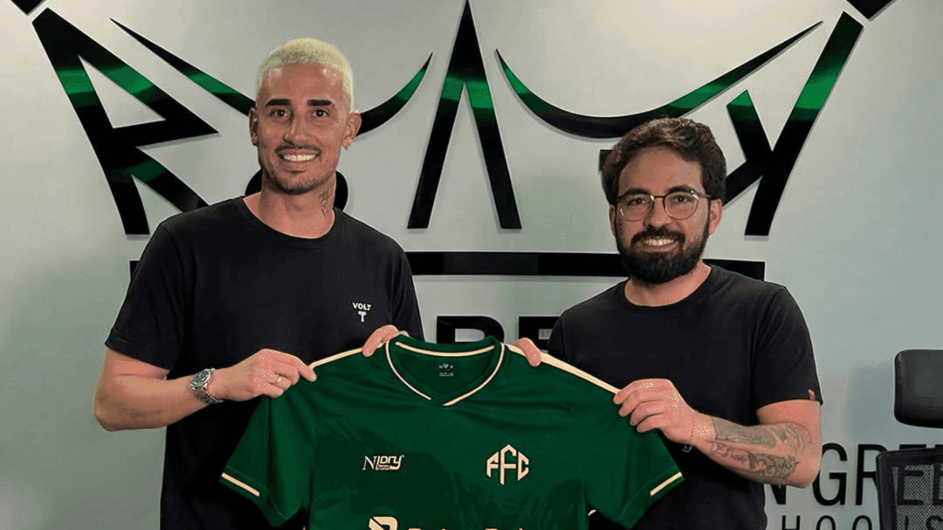 Thiago Galhardo é o grande reforço do Feira FC