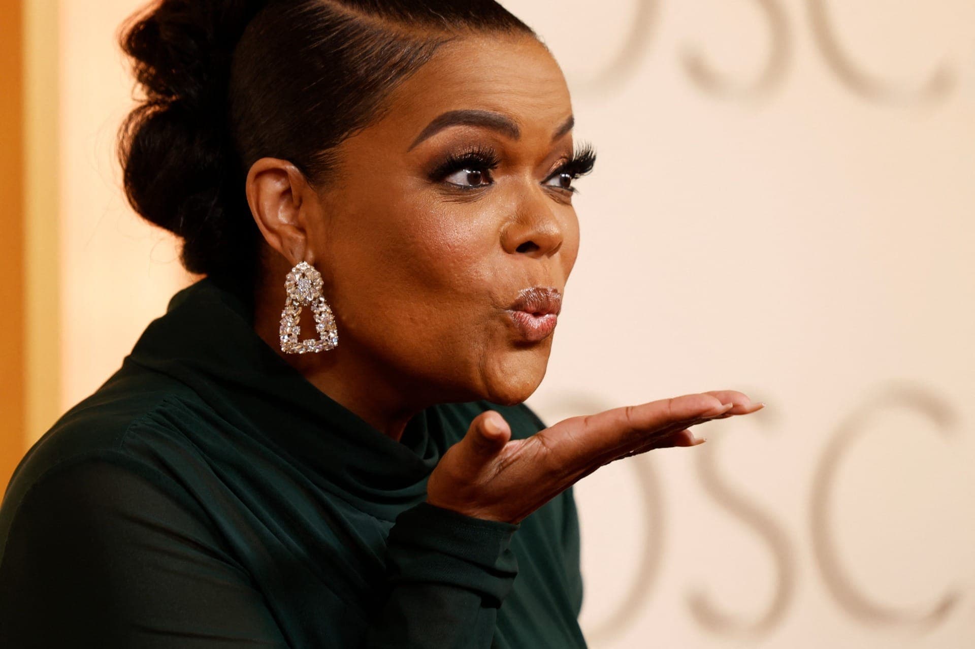 Yvette Nicole Brown