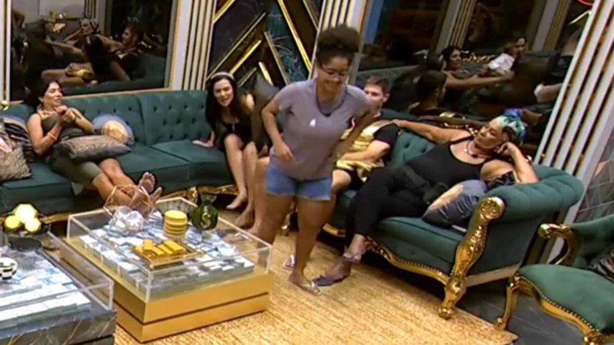 Milena ameaçou peidar em Jonas