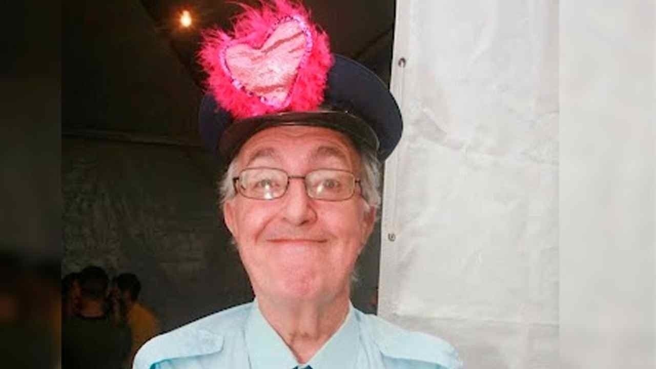 Roberto Marquis como Guarda Juju