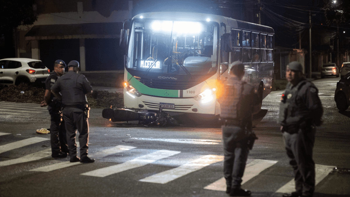 Motociclista morre após colisão com ônibus em Taubaté