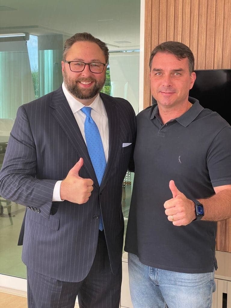 Flávio Bolsonaro e Jason Miller