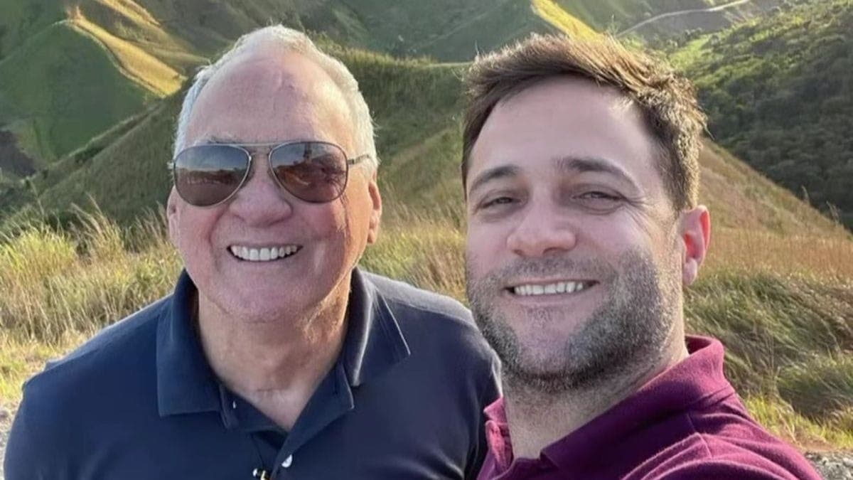 Pai e filho morrem em queda de avião no RJ