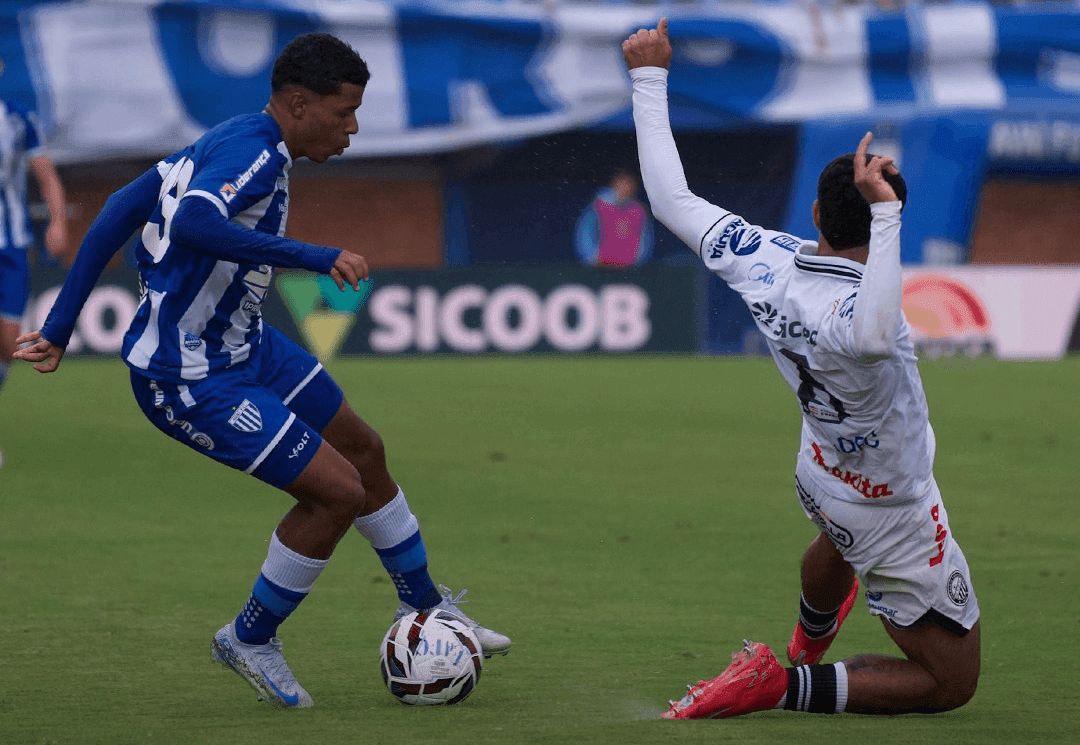 Depois de 4 jogos equilibrados, Série B tem novo líder; veja resultados