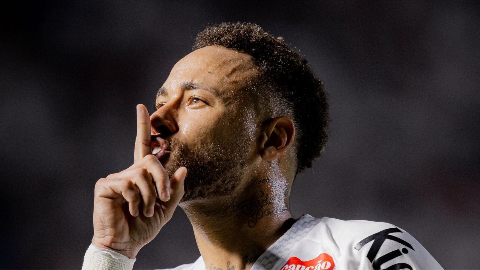 Neymar comemora gol pelo Santos