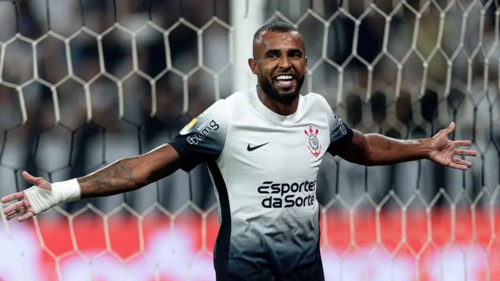 Alex Santana está de volta ao Corinthians