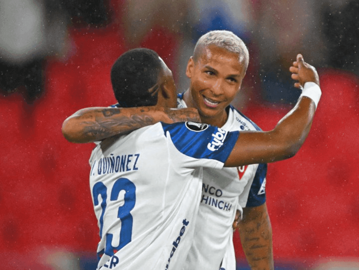 Deyverson e Quiñonez em vitória da LDU
