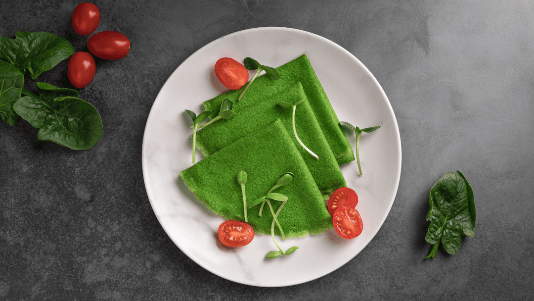 Início de semana com panqueca de espinafre saudável e gratinada; aprenda