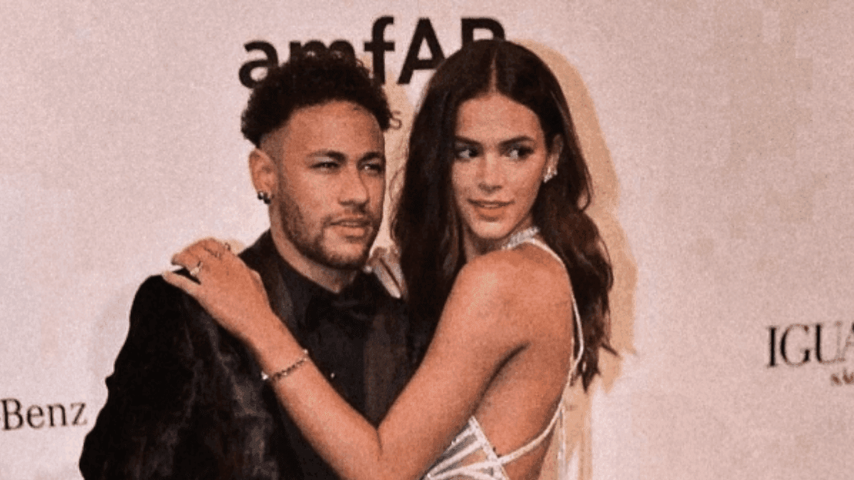 Perfil confunde esposa de Neymar com Marquezine
