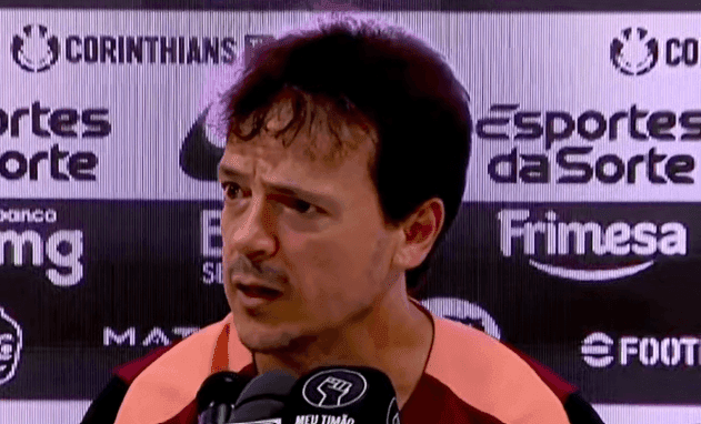 Diniz em coletiva do Corinthians