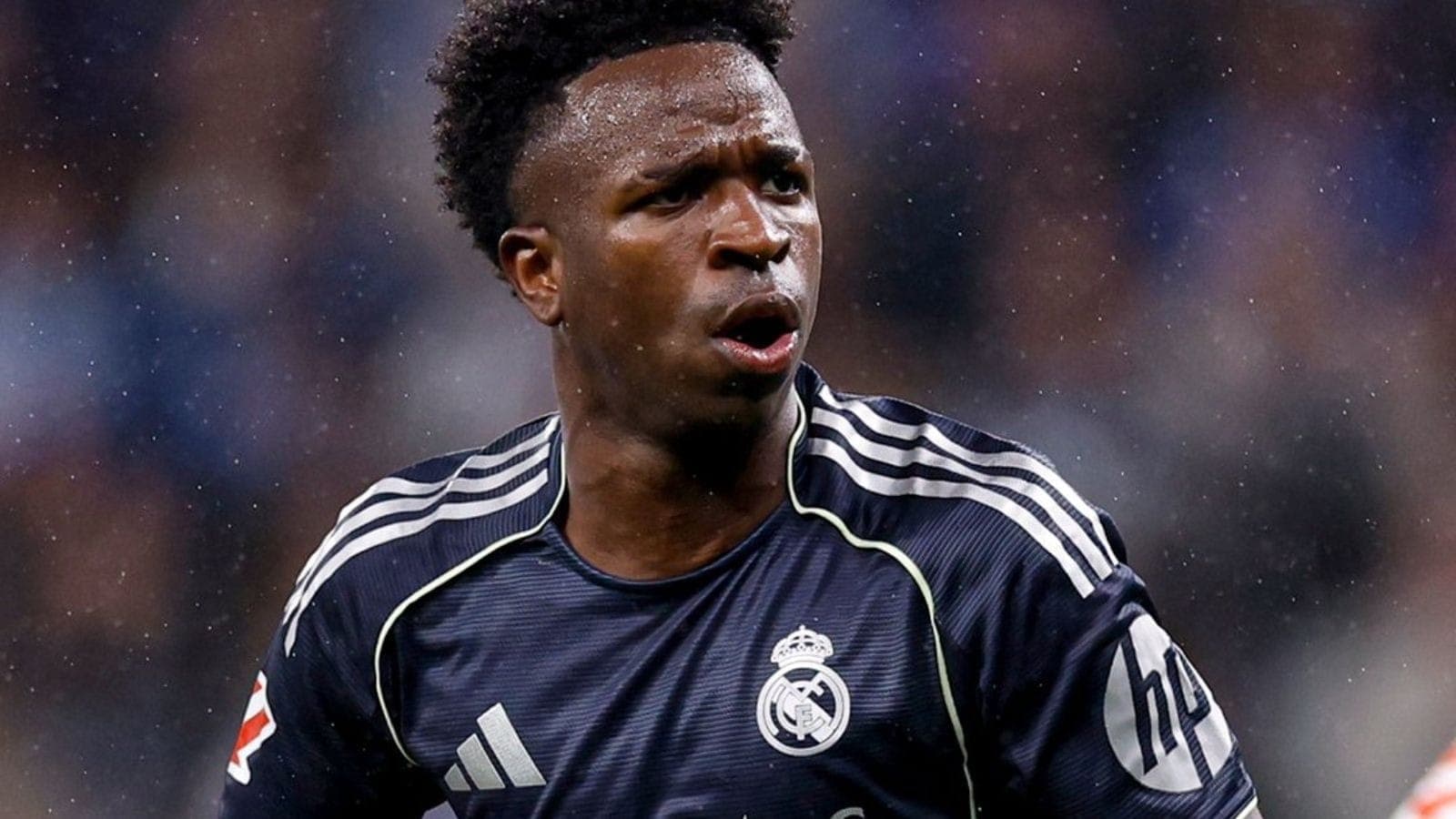 Vini Jr comemora gol pelo Real Madrid