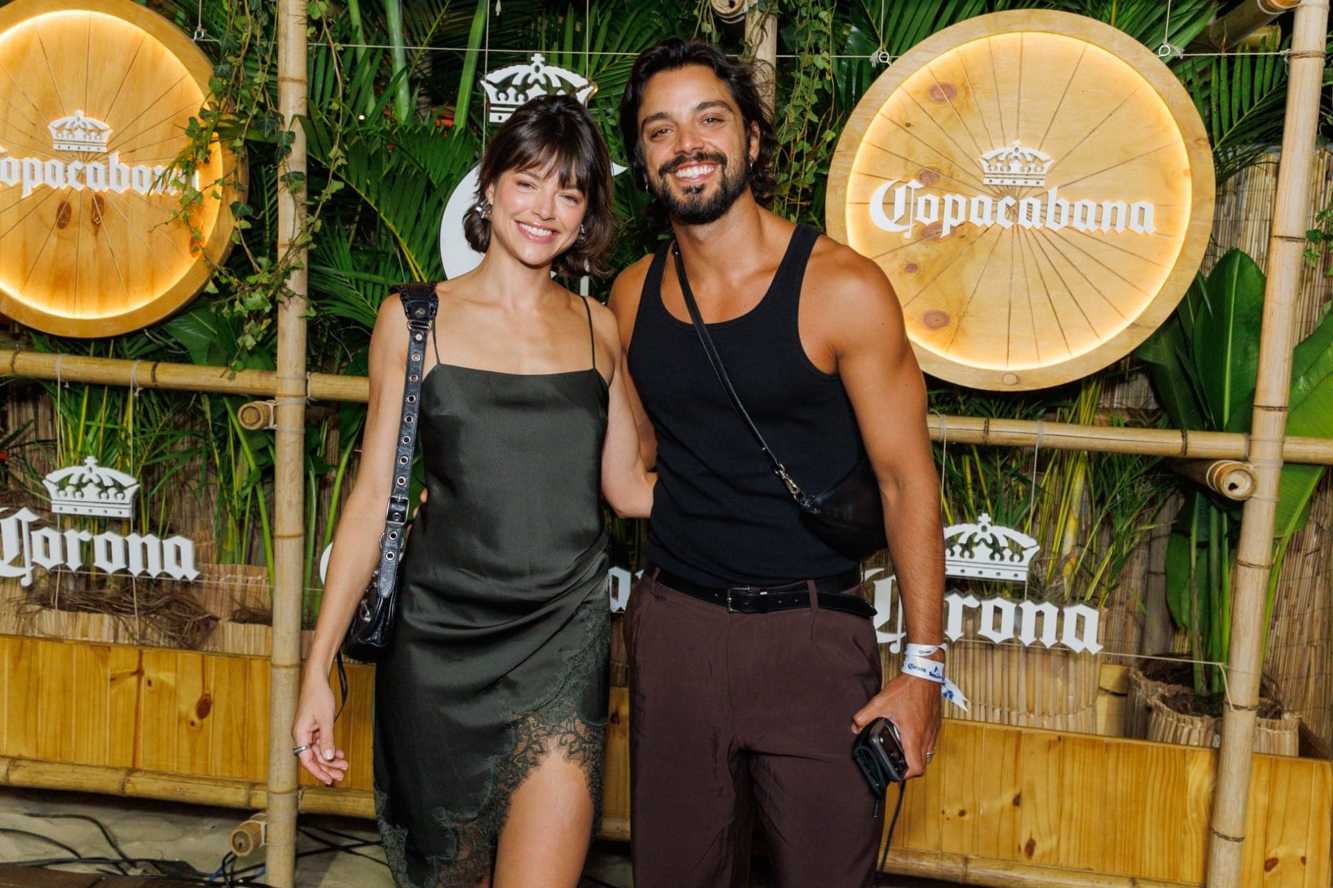 Rodrigo Simas e Agatha Moreira