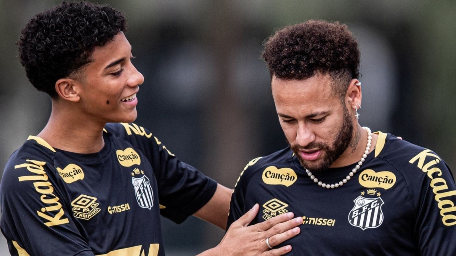 Robinho Jr e Neymar, durante treino do Santos