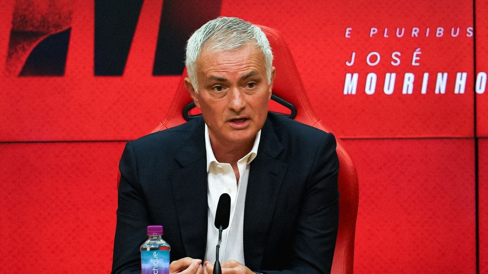 José Mourinho, treinador do Benfica