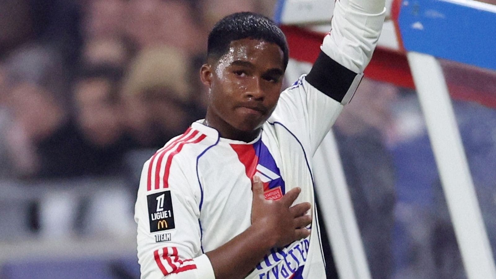 Endrick se despede da torcida do Lyon