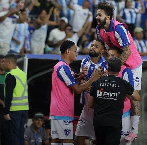 Paysandu comemora golaço