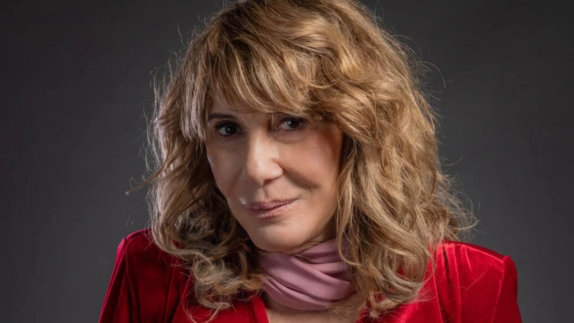 Renata Sorrah é processada por ex-babá
