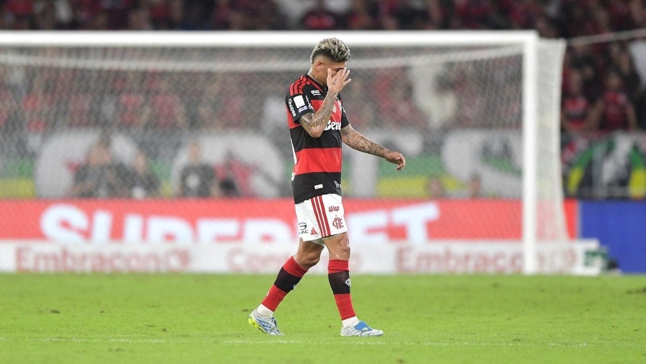 Carrascal foi expulso em Flamengo x Palmeiras