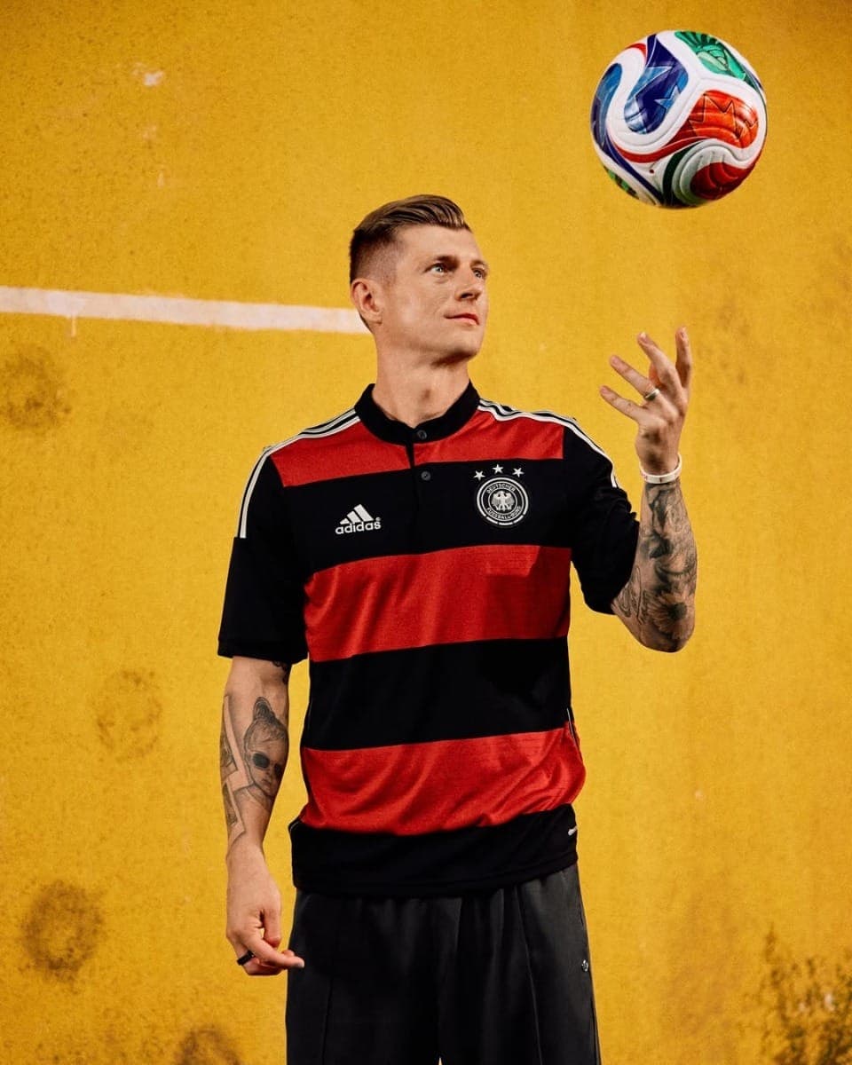 Alemanha relança camisa inspirada no Flamengo