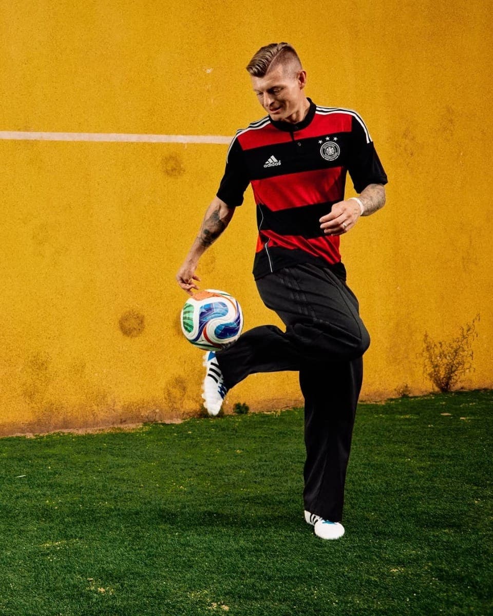 Alemanha relança camisa inspirada no Flamengo
