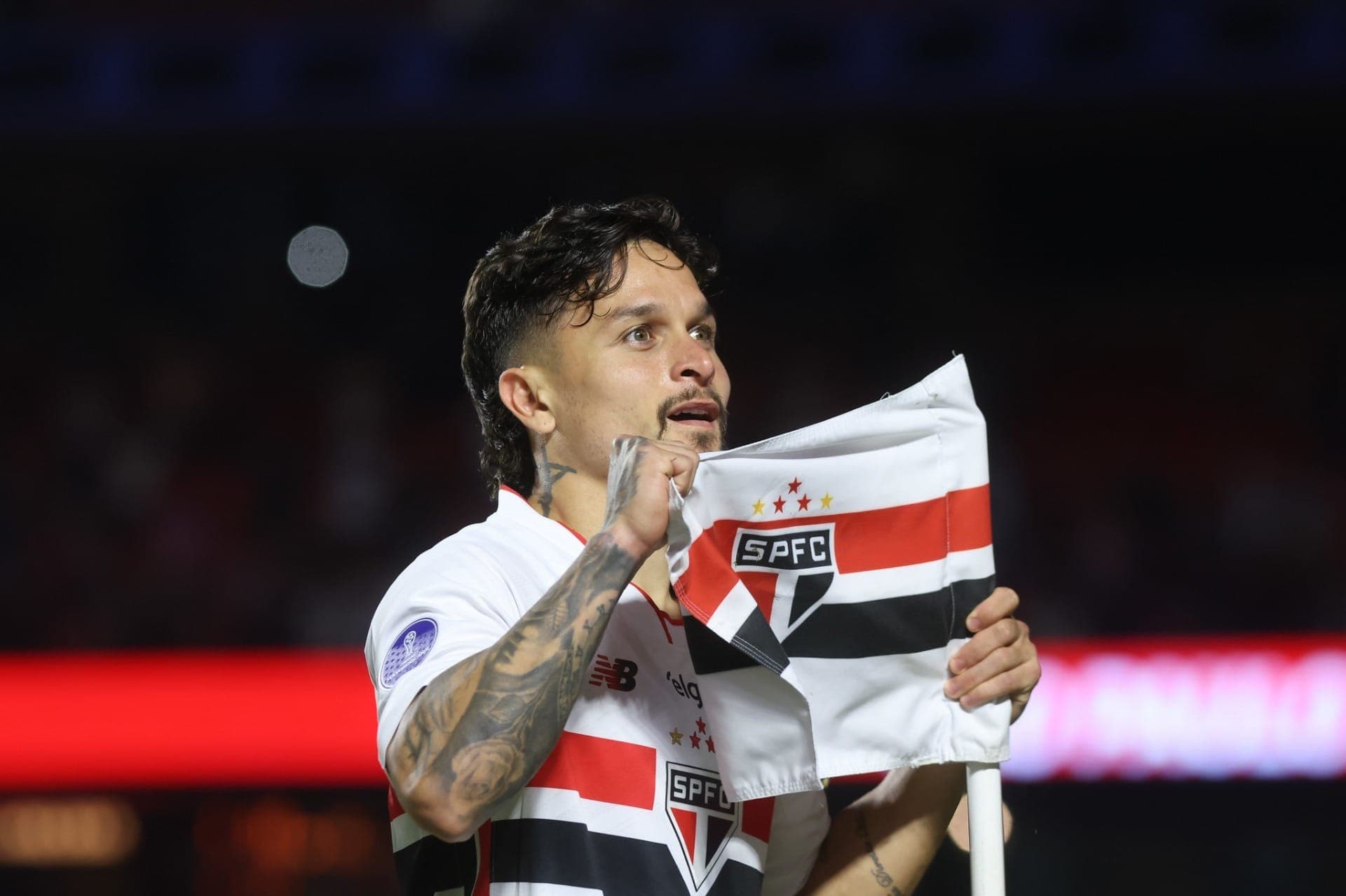 Artur comemora gol do São Paulo