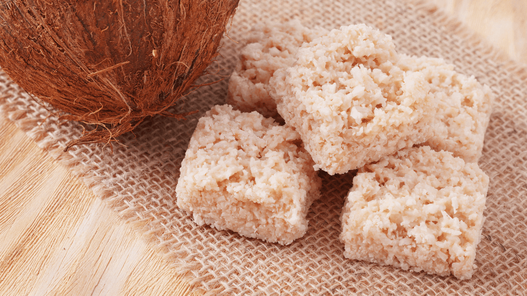 Faça uma cocada em poucos passos com as sobras de bolo de coco gelado