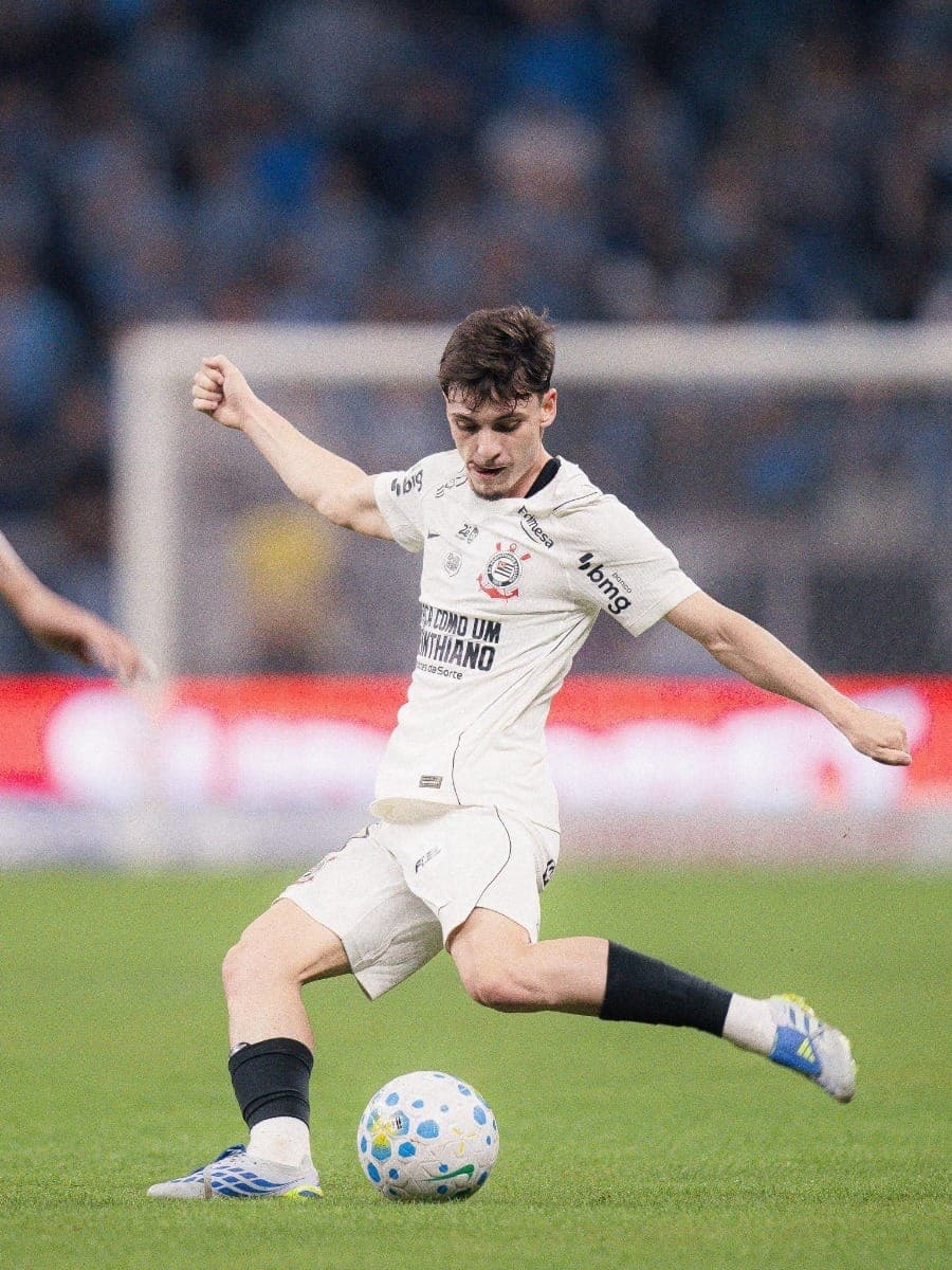 Neto: Corinthians e Flamengo negociam troca entre Bidon e Cebolinha