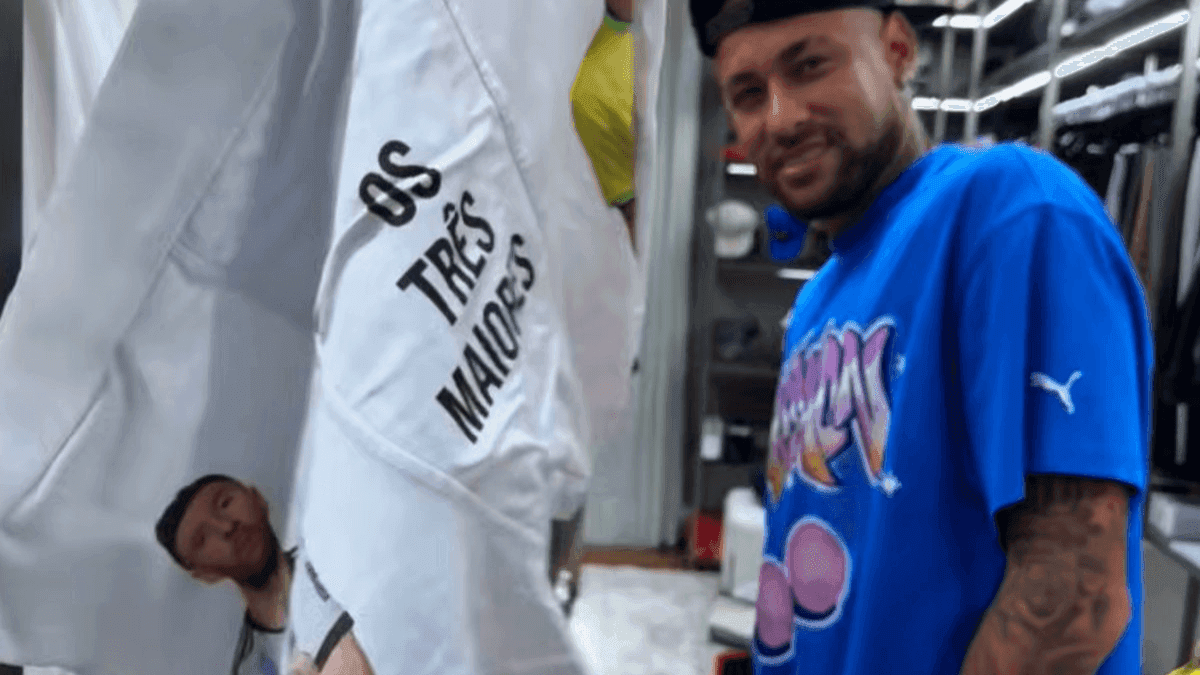 Neymar em seu closet 